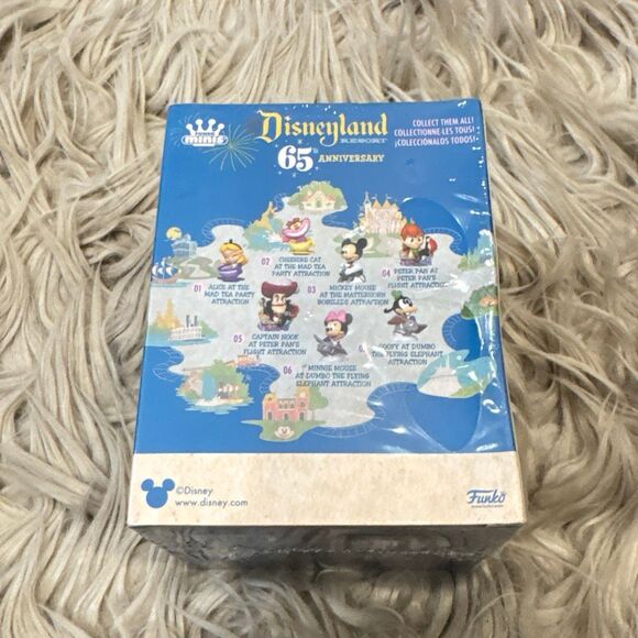 Funko Minis Captain Hook – Disneyland 65th Anniversary #05 (New & Sealed) - Picture 5 of 6